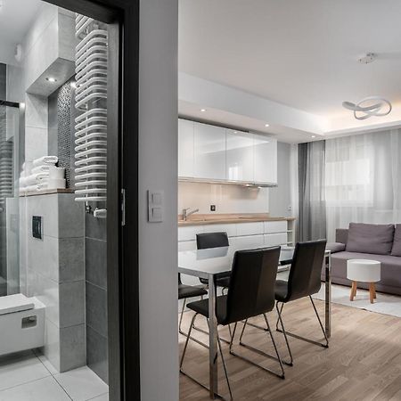Rentplanet - Apartamenty Atal Tower Breslau Exterior foto