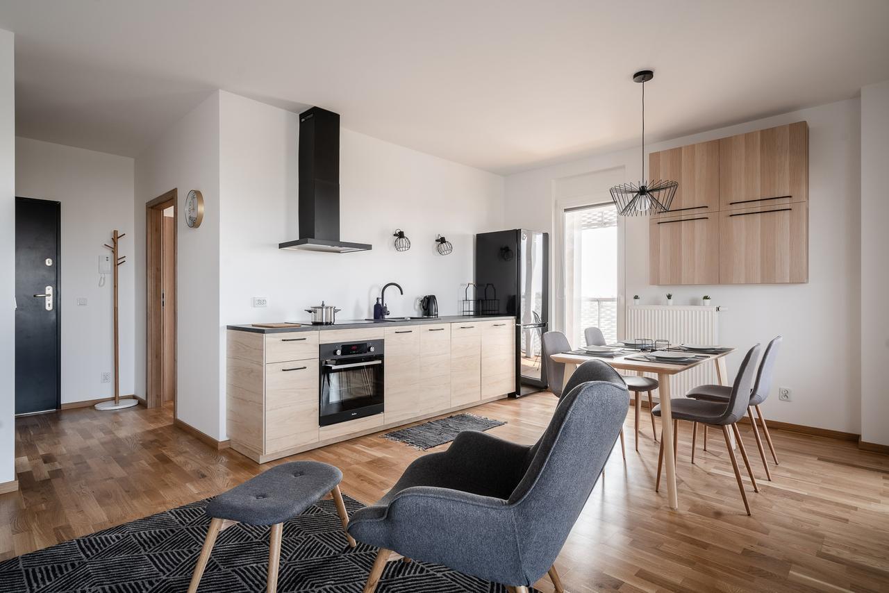 Rentplanet - Apartamenty Atal Tower Breslau Exterior foto