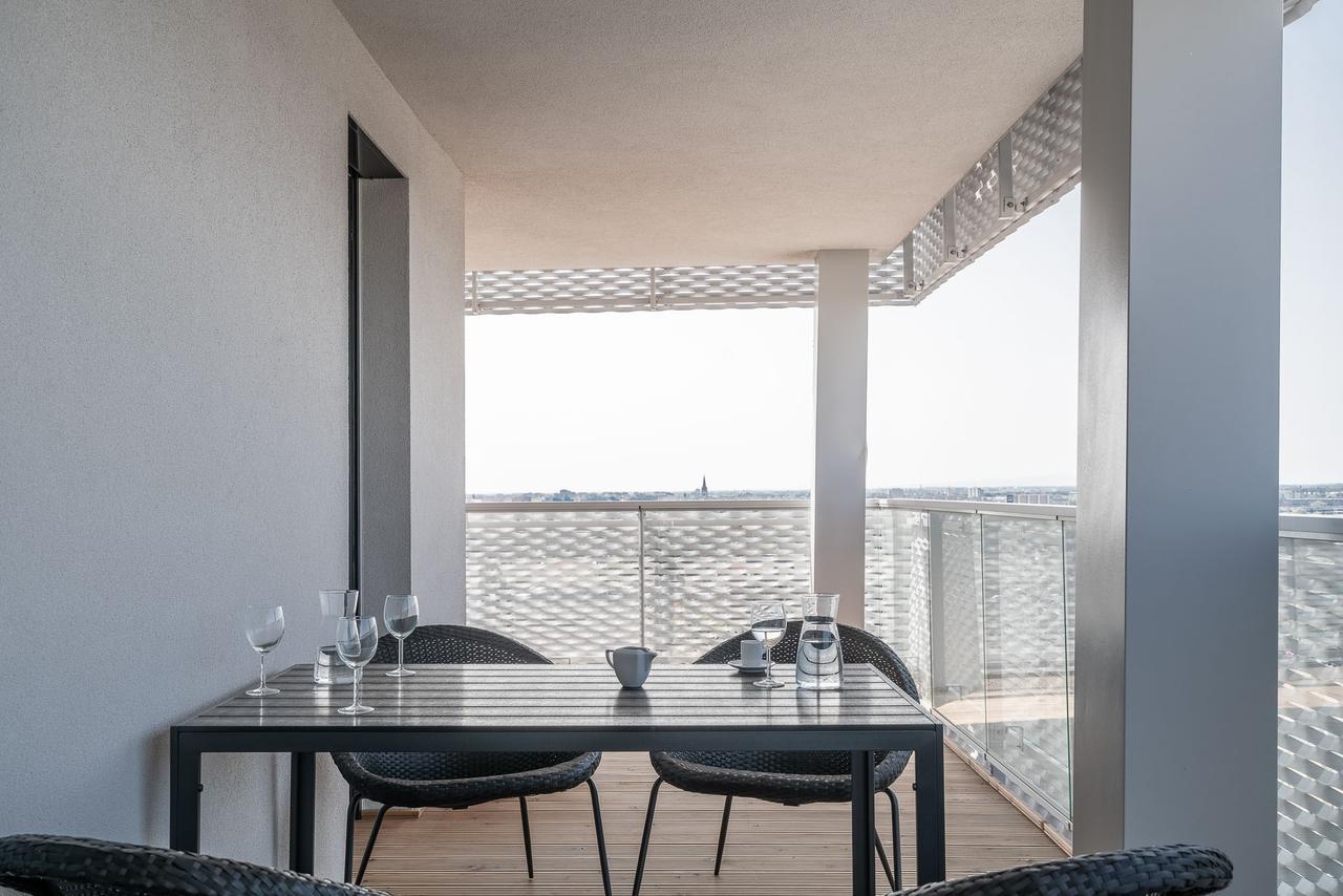 Rentplanet - Apartamenty Atal Tower Breslau Exterior foto